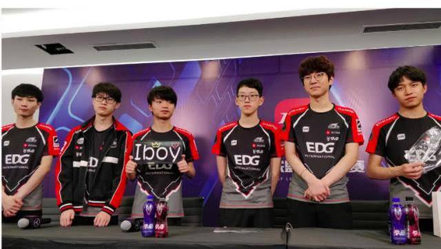 中段出现了 中段出现了