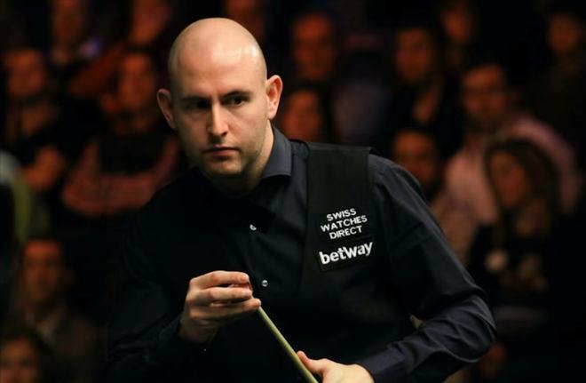 然在场上贡 然在场上贡