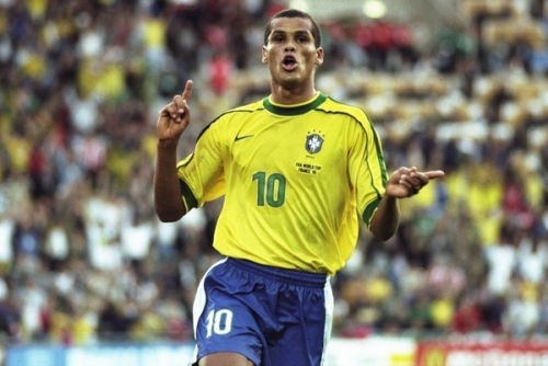 的表现不仅 的表现不仅