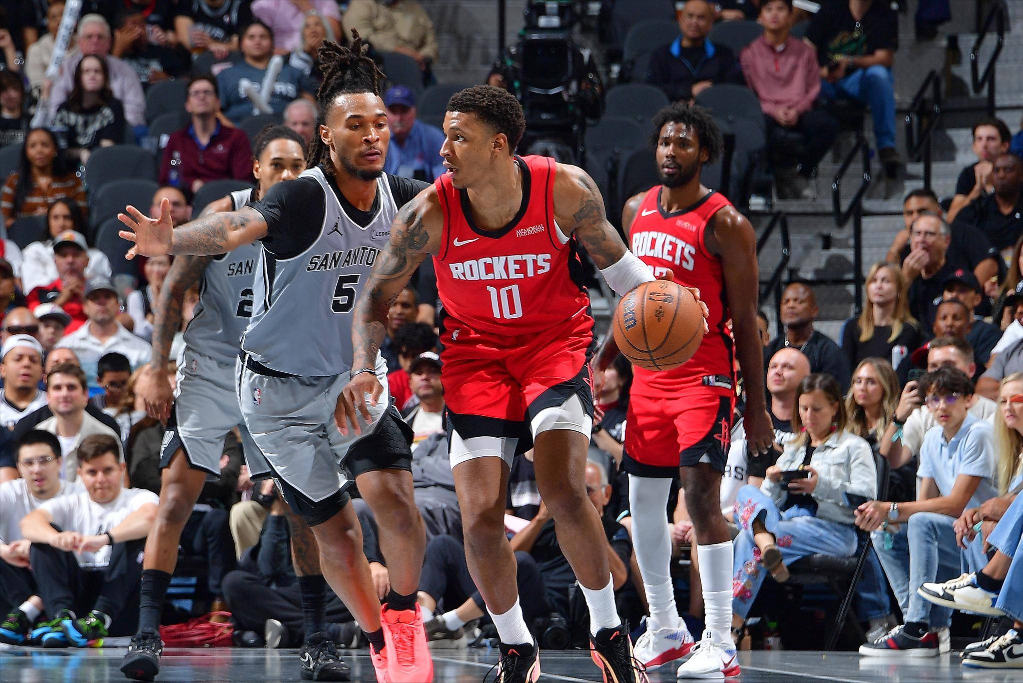 01：00梅西：在巴黎踢球时每天都不开心 很难适应那里的一切